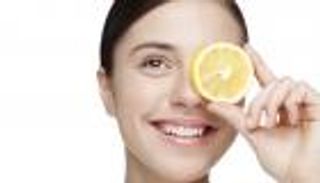 فوائد ووصفات الليمون لتغذية وترطيب البشرة