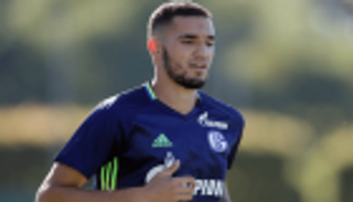 المدير الرياضي لشالكه يصدم ابن طالب بتصريح ناري