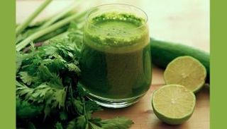 السموثي الأخضر يقوي المناعة ويقلل التجاعيد