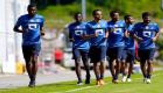 الغيابات تضرب الهلال قبل مواجهة الشباب في الدوري السعودي