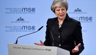 رئيسة وزراء بريطانيا تريزا ماي 