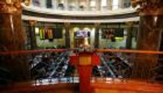 الأسهم المصرية تنتعش بعد خفض الفائدة