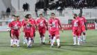 مولودية وهران ينتزع وصافة الدوري الجزائري