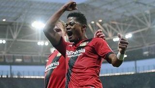 ليون بيلي بقميص ليفركوزن