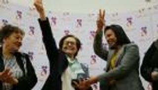 جميلة بوحيرد للمصريين: محبتكم على رأسي