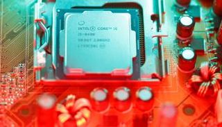 أحد معالجات الكمبيوتر المتقدمة (رويترز)