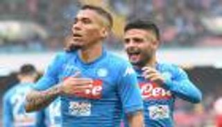 نابولي يستعيد صدارة الدوري الإيطالي بالفوز على سبال