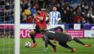 مسؤولو "تقنية الفيديو" يعتذرون لمانشستر يونايتد