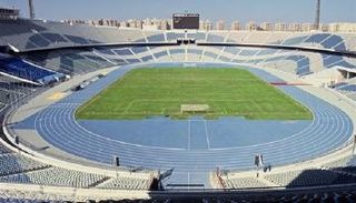 الأهلي يتمسك باستاد القاهرة