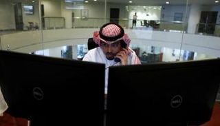 سوق الأسهم السعودي يجذب المستثمرين - رويترز