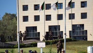 عناصر من الجيش الجزائري- أرشيفية