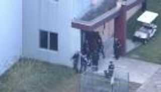 طالب يكشف كواليس مجزرة مدرسة فلوريدا.. ماذا حدث؟