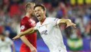 مدافع إشبيلية يتحدى مانشستر يونايتد