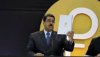 الرئيس الفنزويلي يطلق "البترو" 