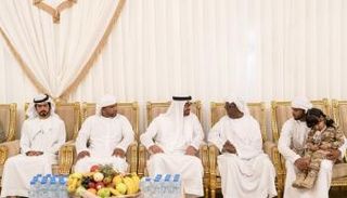 الشيخ محمد بن زايد يقدم واجب العزاء لأسرة الشهيد المسماري