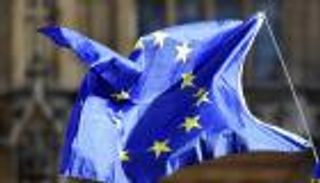 أوروبا تحذر أمريكا: سندافع عن مصالحنا التجارية 