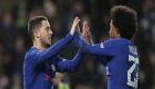 ويليان وهازارد يطمحان للفوز على برشلونة في كامب نو