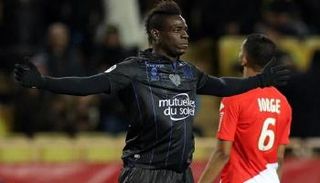 بالوتيلي لاعب نيس الفرنسي