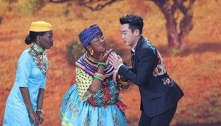 لوو ناي مينغ تواجه اتهامات بالعنصرية