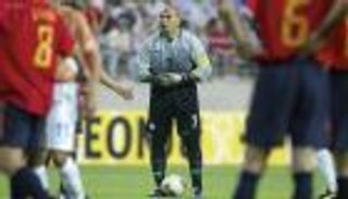 أسطورة باراجواي يهاجم تقنية حكم الفيديو