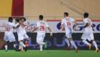 الاتفاق يحقق فوزا قاتلا على القادسية في الدوري السعودي