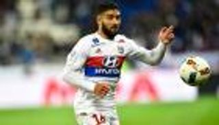 برشلونة يقرب أرسنال من ضم نبيل فقير 