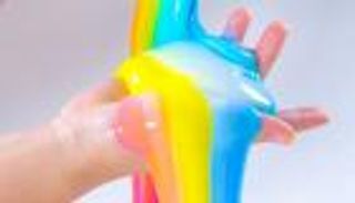 "السلايم".. خطر غير مرئي يهدد الأطفال