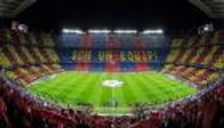 رقم تاريخي يجبر برشلونة على بيع "كامب نو" 