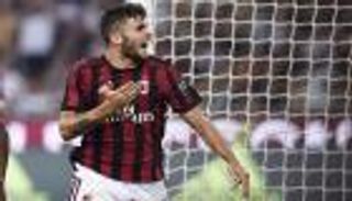 ميلان يخطط لربط مهاجمه الشاب بعقد جديد