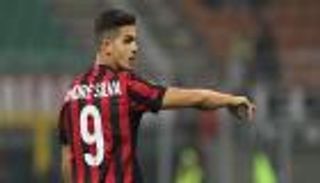أرسنال يستهدف ضم مهاجم ميلان
