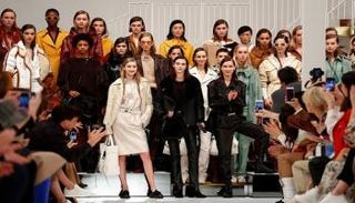 أزياء تودز في أسبوع الموضة بميلانو 