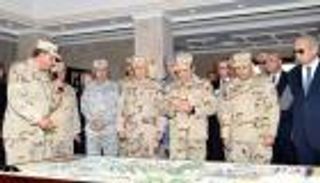 بالفيديو .. السيسي بالزي العسكري في افتتاح قيادة شرق القناة