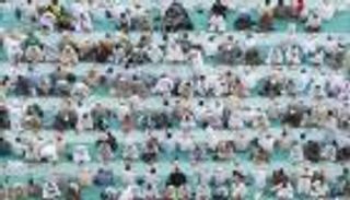 "الحج: رحلة في الذاكرة".. فنانون تشكيليون في حوار