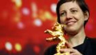 "لا تلمسني" يحصد جائزة الدب الذهبي بمهرجان برلين السينمائي