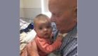 بعد 70 حفيداً.. تسمية مولود على اسم جده ذي الـ108 أعوام
