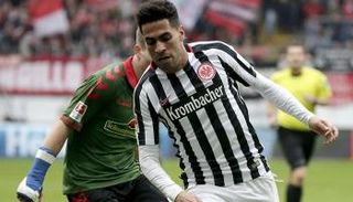 عمر ماسكاريل لاعب آينتراخت 