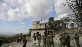 جنود أتراك بالقرب على مشارف عفرين- أرشيفية