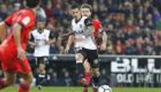 فالنسيا يواصل الضغط على ريال مدريد في الدوري الإسباني