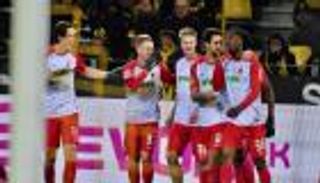 أوجسبورج يوقف انتصارات بروسيا دورتموند