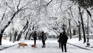 أوروبا تواجه طقسا قارس البرودة