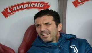 جانلويجي بوفون حارس يوفنتوس 