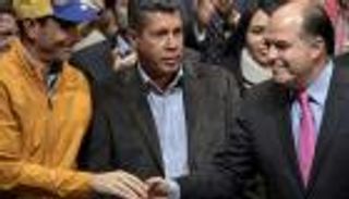 فنزويلا.. المعارضة تدفع بـ"فالكون" مرشحا رئاسيا أمام مادورو