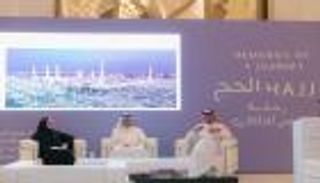 في معرض " الحج رحلة في الذاكرة".. حكاية وراء كل عمل فني 