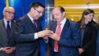 وفاة "كيني" أسطورة كرة القدم الإسبانية