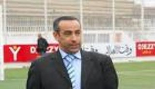 مالك اتحاد العاصمة الجزائري يطيح بشقيقه من إدارة النادي