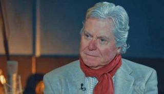 حسين فهمي يعتذر عن رئاسة مهرجان القاهرة السينمائي