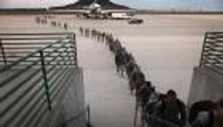 البرلمان العراقي يطالب حكومته بجدول زمني لمغادرة التحالف