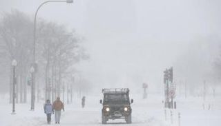 عاصفة تقطع الكهرباء وتغرق شمال شرق أمريكا/أرشيفية