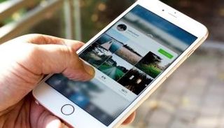 قد تنتظر 48 عاما لتعيد فتح هاتفك الـ"آيفون" - أرشيفية