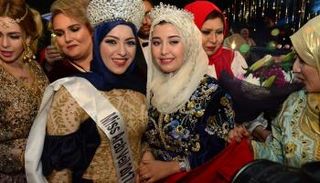 ملكتا جمال المحجبات السابقة والحالية 